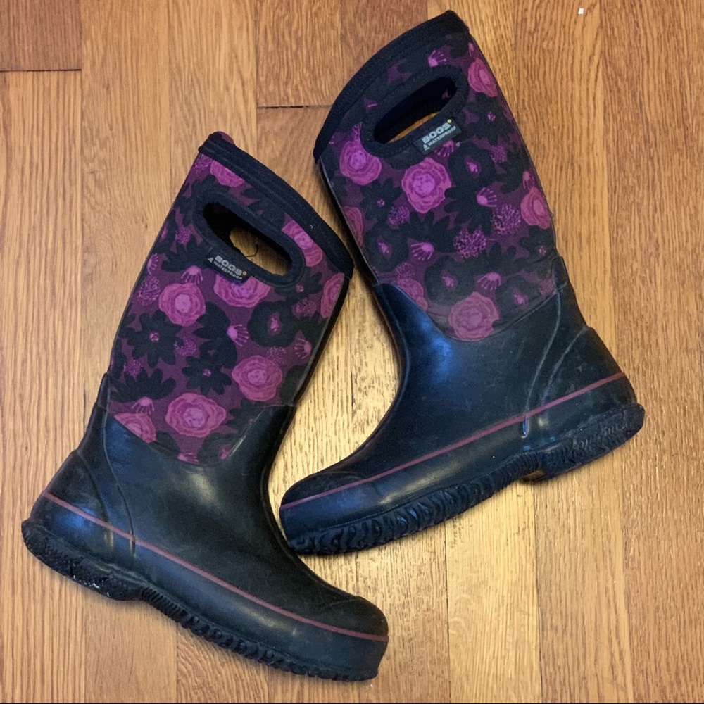 Bogs size 2
